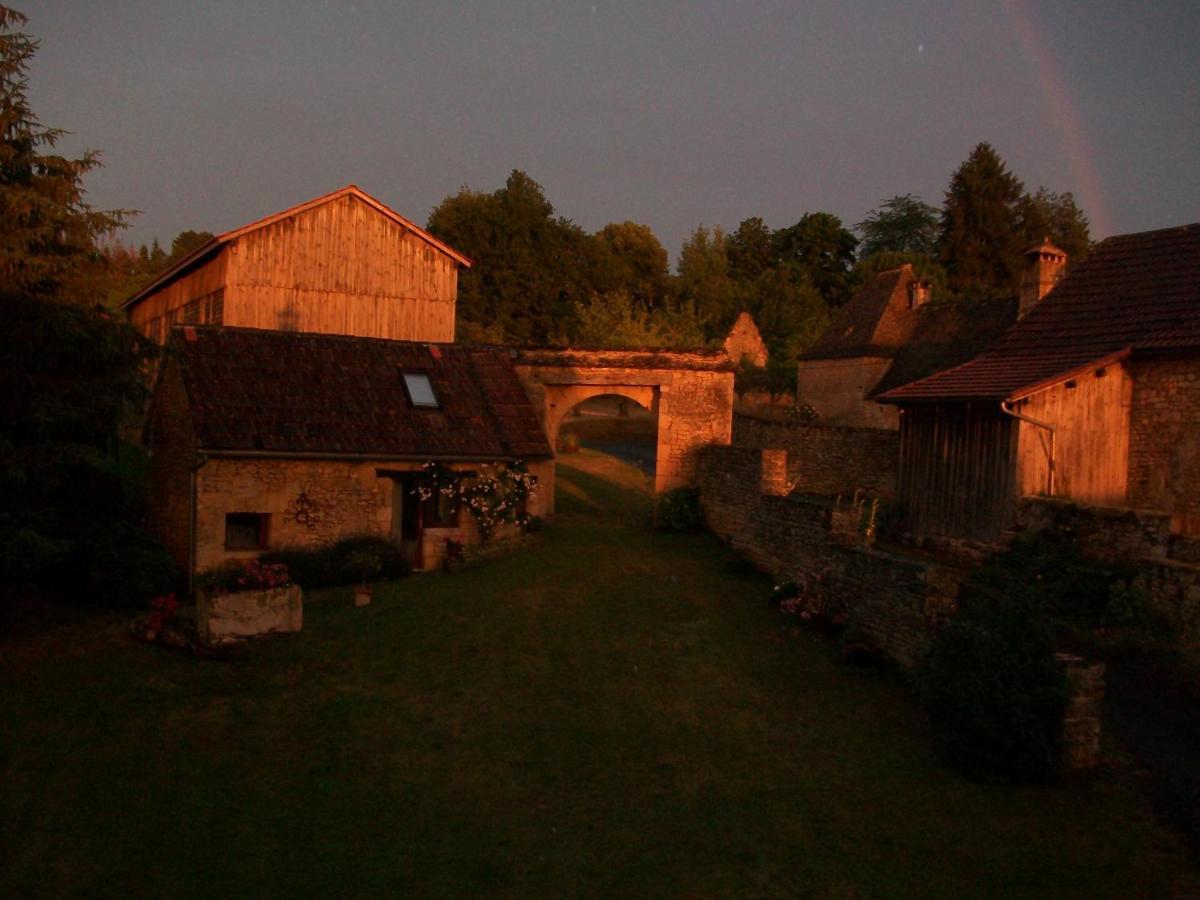 Chambre D'Hotes Lasserre Saint-Amand-de-Coly エクステリア 写真